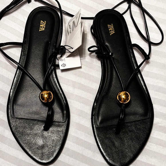 ZARA Sandals Black Wrap with Gold Tone Accent Size US 7 1/2 NWT - Picture 1 of 8